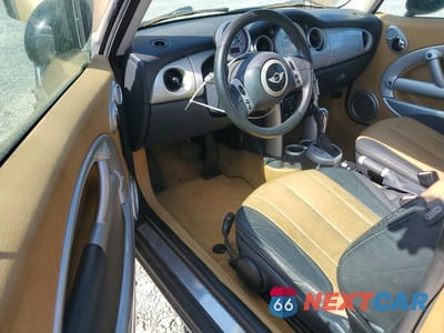 Zdjęcie 8 z 12 samochodu: 2004 MINI COOPER VIN:WMWRC334X4TJ53338 - miniatura