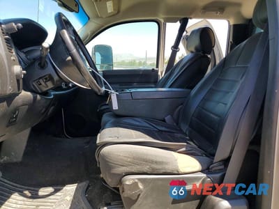 Zdjęcie 7 z 12 samochodu: 2007 GMC SIERRA K2500 HEAVY DUTY VIN:1GTHK29637E591471 - miniatura