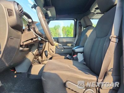 Zdjęcie 7 z 13 samochodu: 2016 JEEP WRANGLER UNLIMITED SPORT VIN:1C4BJWDG6GL216928 - miniatura