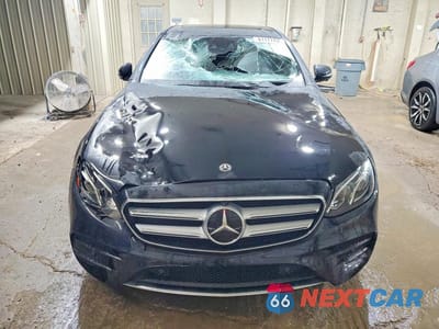 Piąte zdjęcie samochodu w środku: 2019 MERCEDES-BENZ E 450 4MATIC VIN:WDDZF6JB6KA555112 - miniatura