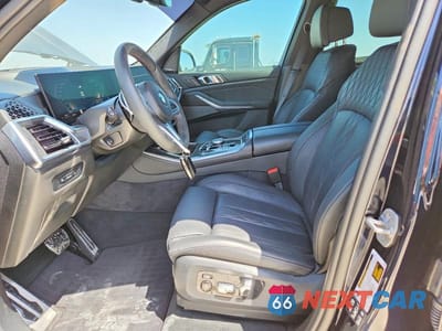 Zdjęcie 7 z 12 samochodu: 2026 BMW X5 M60I VIN:5UX33EU04T9220719 - miniatura