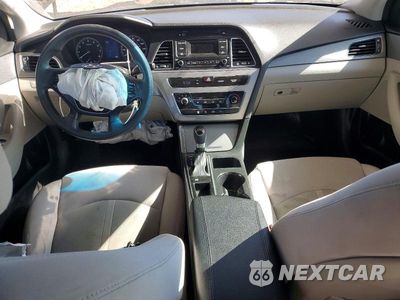 Zdjęcie 8 z 12 samochodu: 2017 HYUNDAI SONATA SE VIN:5NPE24AF2HH520998 - miniatura