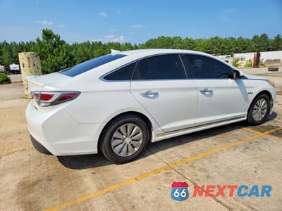 Trzecie zdjęcie samochodu z tyłu: 2016 HYUNDAI SONATA HYBRID SE VIN:KMHE24L18GA038863 - miniatura