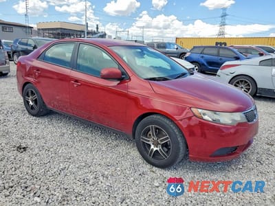 Czwarte zdjęcie samochodu z boku: 2012 KIA FORTE EX VIN:KNAFU4A26C5521797 - miniatura