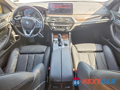 Zdjęcie 8 z 12 samochodu: 2021 BMW 530 XI VIN:WBA13BJ08MCF83590 - miniatura