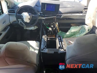 Zdjęcie 8 z 13 samochodu: 2025 TOYOTA SIENNA LE VIN:5TDKRKEC9SS225188 - miniatura