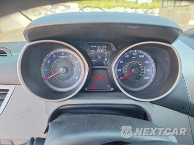 Zdjęcie 9 z 12 samochodu: 2013 HYUNDAI ELANTRA GLS VIN:KMHDH4AE4DU946429 - miniatura