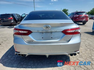 Zdjęcie 6 z 12 samochodu: 2018 TOYOTA CAMRY XSE VIN:4T1B61HK8JU067129 - miniatura