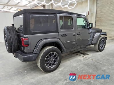 Trzecie zdjęcie samochodu z tyłu: 2021 JEEP WRANGLER UNLIMITED SPORT VIN:1C4HJXDN3MW712097 - miniatura