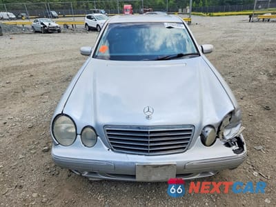 Piąte zdjęcie samochodu w środku: 2001 MERCEDES-BENZ E 320 VIN:WDBJF65J91B337925 - miniatura
