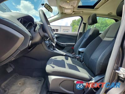 Zdjęcie 7 z 12 samochodu: 2016 FORD FOCUS SE VIN:1FADP3F27GL200539 - miniatura