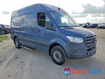 Czwarte zdjęcie samochodu z boku: 2019 MERCEDES-BENZ SPRINTER 2500/3500 DELIVERY VAN VIN:WD4PF0CD2KP048921 - miniatura
