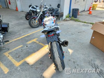 Czwarte zdjęcie samochodu z boku: 2026 BMW M 1000 RR VIN:WB10P4309T6M25505 - miniatura