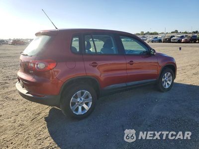 Trzecie zdjęcie samochodu z tyłu: 2010 VOLKSWAGEN TIGUAN S/SE/SEL VIN:WVGAV7AX4AW000474 - miniatura