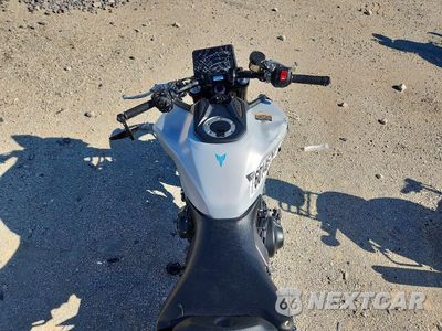 Zdjęcie 6 z 9 samochodu: 2025 YAMAHA MT09 VIN:JYARN94E2SA003638 - miniatura