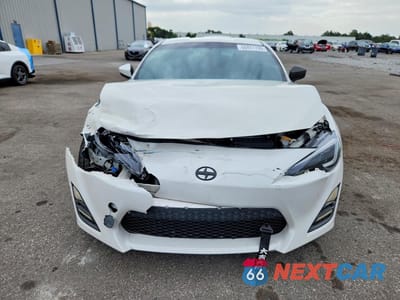 Piąte zdjęcie samochodu w środku: 2015 SCION FR-S BASE VIN:JF1ZNAA1XF8700792 - miniatura