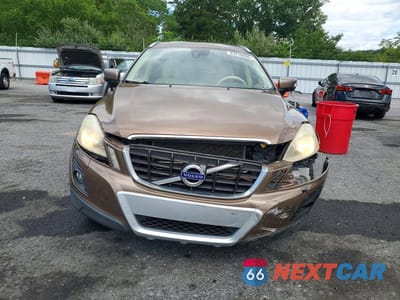Piąte zdjęcie samochodu w środku: 2010 VOLVO XC60 T6 VIN:YV4992DZ5A2074082 - miniatura