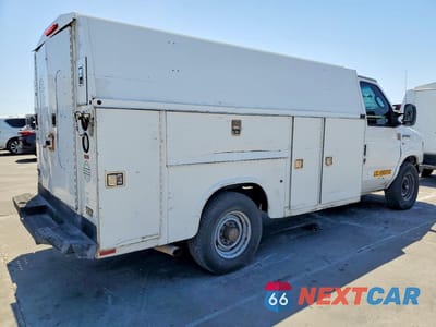 Trzecie zdjęcie samochodu z tyłu: 2010 FORD ECONOLINE E350 SUPER DUTY CUTAWAY VAN VIN:1FDSE3FL1ADA08871 - miniatura