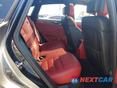 Zdjęcie 10 z 12 samochodu: 2019 PORSCHE MACAN S VIN:WP1AB2A54KLB31727 - miniatura