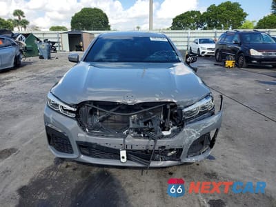 Piąte zdjęcie samochodu w środku: 2022 BMW 740 I VIN:WBA7T2C08NCJ42872 - miniatura