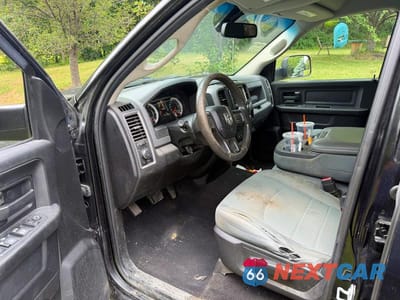 Piąte zdjęcie samochodu w środku: 2019 RAM 1500 CLASSIC TRADESMAN VIN:1C6RR7FG8KS504515 - miniatura