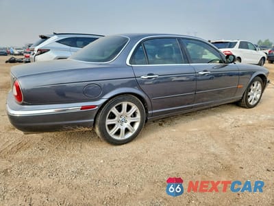 Trzecie zdjęcie samochodu z tyłu: 2004 JAGUAR XJ8 VIN:SAJEA71C14SG04742 - miniatura