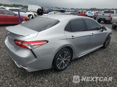 Trzecie zdjęcie samochodu z tyłu: 2020 TOYOTA CAMRY SE VIN:4T1G11AK4LU946872 - miniatura