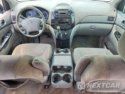 Zdjęcie 8 z 13 samochodu: 2004 TOYOTA SIENNA LE 8 PASSENGER VIN:5TDZA23CX4S058061 - miniatura