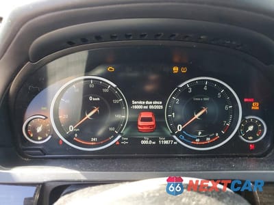 Zdjęcie 9 z 12 samochodu: 2014 BMW 750 I VIN:WBAYA8C57ED228323 - miniatura