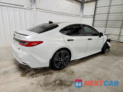 Trzecie zdjęcie samochodu z tyłu: 2025 TOYOTA CAMRY XSE VIN:4T1DAACK1SU038183 - miniatura