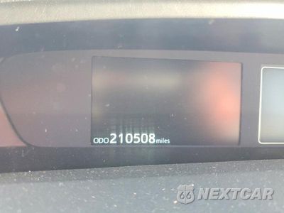 Zdjęcie 9 z 13 samochodu: 2018 TOYOTA PRIUS THREE VIN:JTDKARFU8J3067353 - miniatura