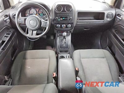 Zdjęcie 8 z 13 samochodu: 2012 JEEP COMPASS LATITUDE VIN:1C4NJDEB0CD621546 - miniatura