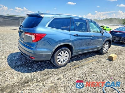 Trzecie zdjęcie samochodu z tyłu: 2019 HONDA PILOT LX VIN:5FNYF5H17KB033013 - miniatura