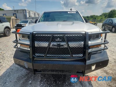 Piąte zdjęcie samochodu w środku: 2019 CHEVROLET SILVERADO LD K1500 CUSTOM VIN:2GCVKMEC4K1240542 - miniatura