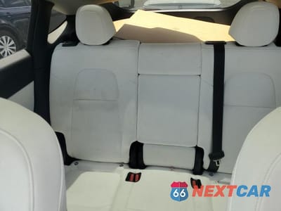 Zdjęcie 10 z 13 samochodu: 2022 TESLA MODEL Y VIN:7SAYGDEFXNF335796 - miniatura