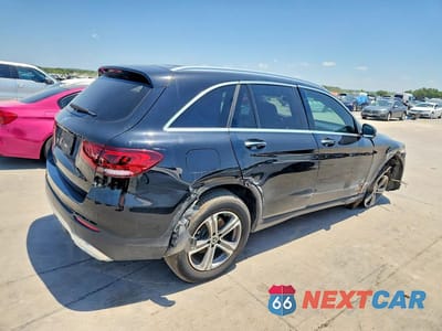 Trzecie zdjęcie samochodu z tyłu: 2021 MERCEDES-BENZ GLC 300 VIN:W1N0G8DB1MF927462 - miniatura