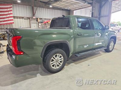 Trzecie zdjęcie samochodu z tyłu: 2022 TOYOTA TUNDRA SR5 VIN:5TFLA5DB5NX020066 - miniatura