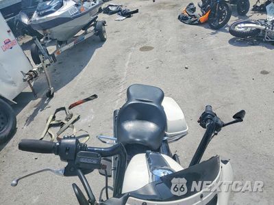 Piąte zdjęcie samochodu w środku: 2019 HARLEY-DAVIDSON FLHTP VIN:1HD1FMP1XKB648055 - miniatura