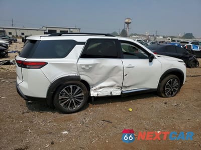 Trzecie zdjęcie samochodu z tyłu: 2026 NISSAN PATHFINDER PLATINUM VIN:5N1DR3DJ5TC234418 - miniatura