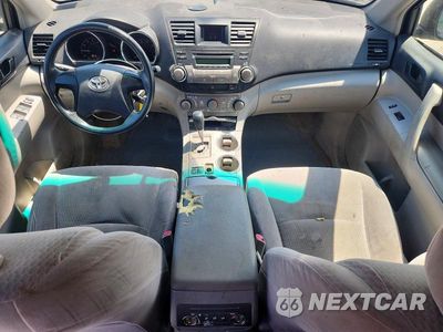 Zdjęcie 8 z 13 samochodu: 2010 TOYOTA HIGHLANDER VIN:JTEBK3EH7A2156380 - miniatura