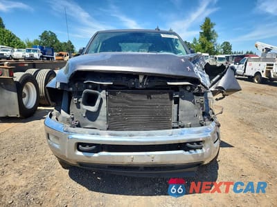 Piąte zdjęcie samochodu w środku: 2018 RAM 3500 SLT VIN:3C63R3HL6JG164389 - miniatura
