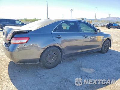 Trzecie zdjęcie samochodu z tyłu: 2010 TOYOTA CAMRY LE VIN:4T4BF3EK2AR023682 - miniatura