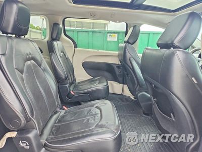 Zdjęcie 11 z 13 samochodu: 2018 CHRYSLER PACIFICA LIMITED VIN:2C4RC1GG2JR276095 - miniatura