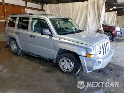 Czwarte zdjęcie samochodu z boku: 2008 JEEP PATRIOT SPORT VIN:1J8FF28W98D530557 - miniatura