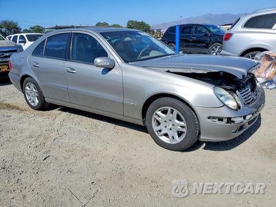 Czwarte zdjęcie samochodu z boku: 2004 MERCEDES-BENZ E 320 VIN:WDBUF65J04A532707 - miniatura
