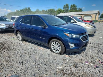 Czwarte zdjęcie samochodu z boku: 2020 CHEVROLET EQUINOX LT VIN:2GNAXKEV8L6113715 - miniatura