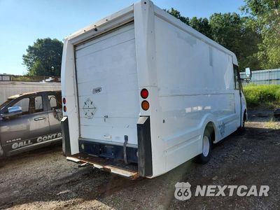 Trzecie zdjęcie samochodu z tyłu: 2013 ISUZU NPR HD DELIVERY VAN VIN:JALB4T170D7W01673 - miniatura