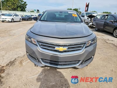 Piąte zdjęcie samochodu w środku: 2018 CHEVROLET IMPALA LT VIN:2G1105S39J9137723 - miniatura