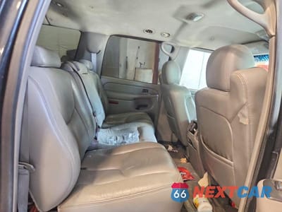 Zdjęcie 11 z 13 samochodu: 2004 GMC YUKON XL K1500 VIN:3GKFK16T74G101750 - miniatura