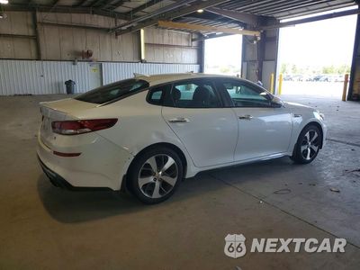 Trzecie zdjęcie samochodu z tyłu: 2019 KIA OPTIMA S VIN:5XXGT4L32KG358947 - miniatura